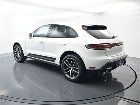 Used 2025 Porsche Macan image 3