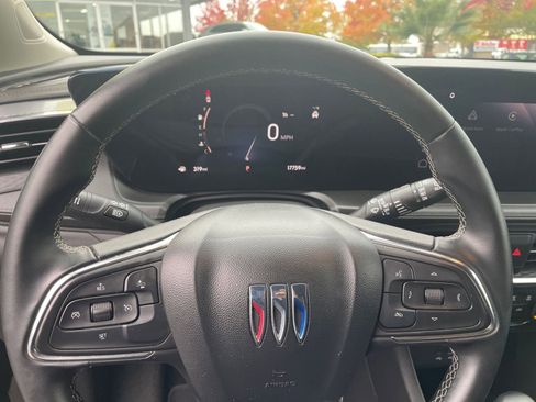 Used 2025 Buick Encore GX Preferred image 27