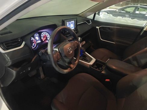 Used 2021 Toyota RAV4 LE image 7