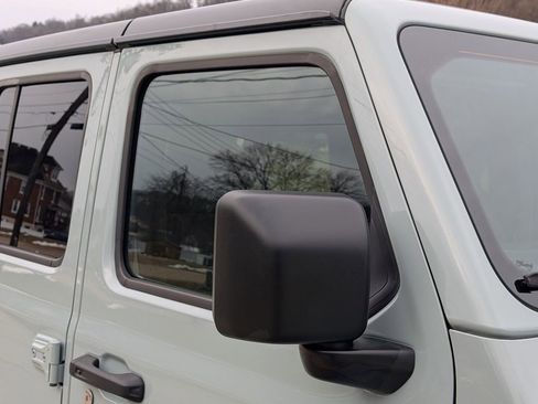 Used 2024 Jeep Wrangler Unlimited w/ Convenience Group image 24