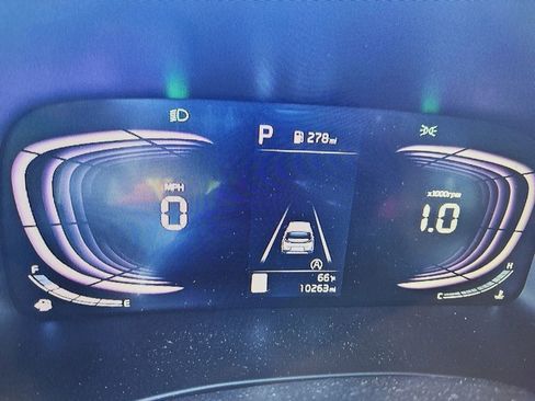 Used 2025 Kia Soul LX w/ LX Technology Package image 8