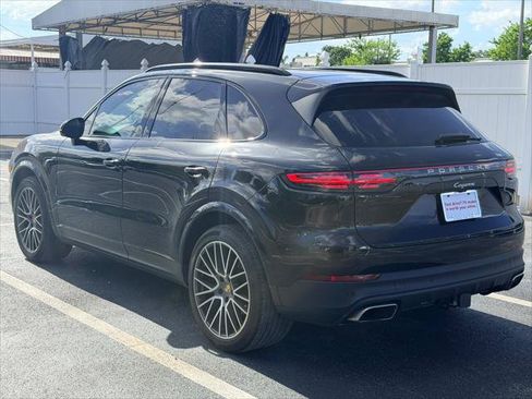 Used 2023 Porsche Cayenne Platinum Edition AWD/4WD image 4