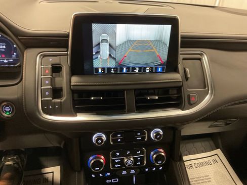 Used 2024 GMC Yukon XL AT4 w/ AT4 Premium Plus Package AWD/4WD image 21