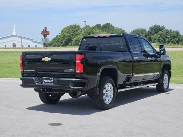 Used 2024 Chevrolet Silverado 2500 High Country w/ Technology Package AWD/4WD image 7