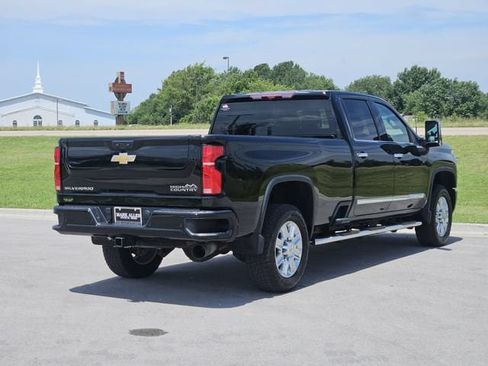 Used 2024 Chevrolet Silverado 2500 High Country w/ Technology Package AWD/4WD image 7