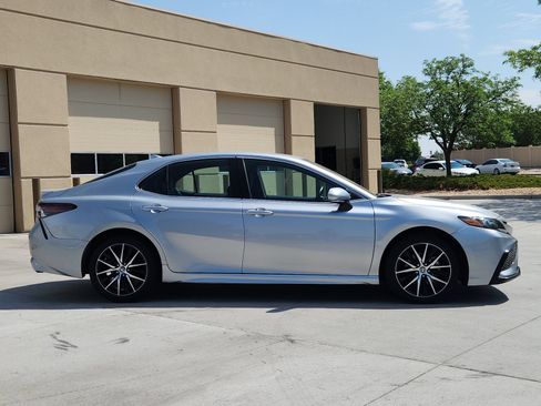 Used 2024 Toyota Camry SE FWD image 6