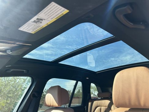 Used 2021 BMW X5 xDrive45e w/ M Sport Package image 12