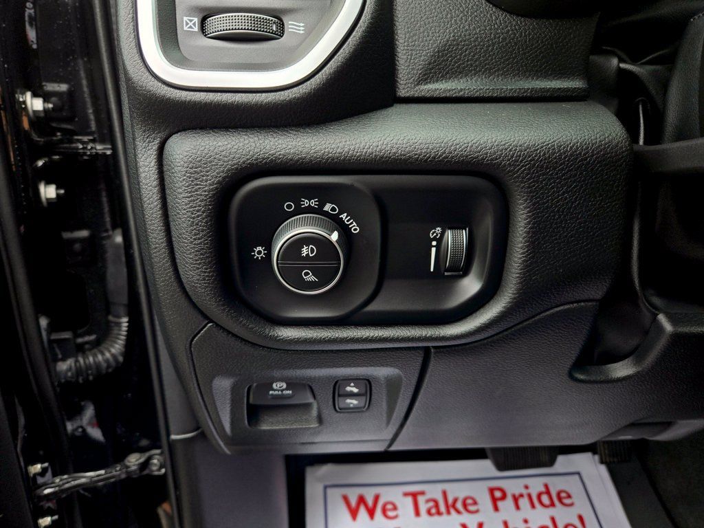 Used 2024 RAM 1500 Big Horn AWD/4WD image 16