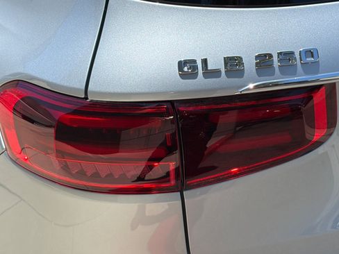 Used 2026 Mercedes-Benz GLB 250 image 25