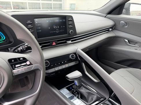 New 2026 Hyundai Elantra Hybrid FWD image 20
