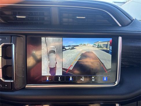 Used 2024 GMC Yukon Denali image 17