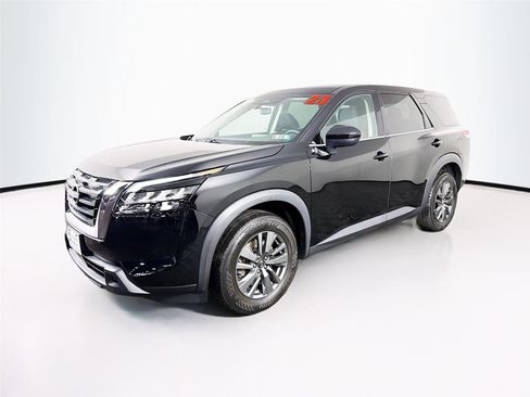 Used 2023 Nissan Pathfinder S AWD/4WD image 3