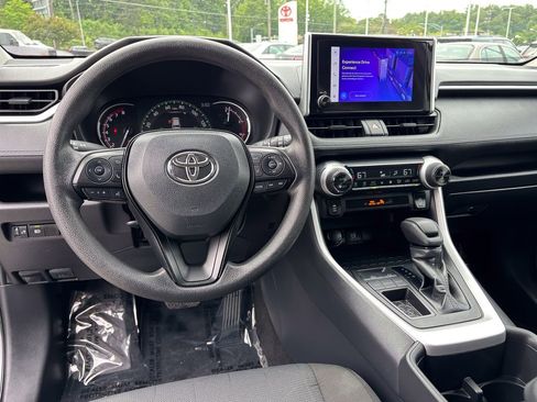 Used 2025 Toyota RAV4 XLE FWD image 21