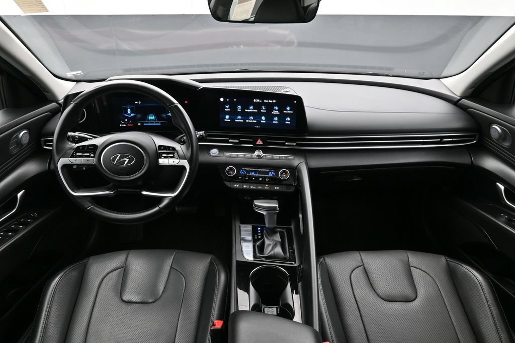 Used 2021 Hyundai Elantra Limited FWD image 13