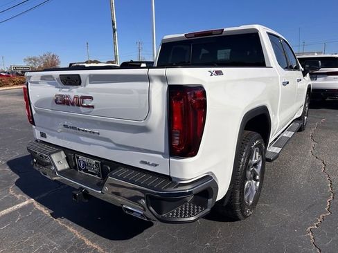 New 2026 GMC Sierra 1500 SLT image 11