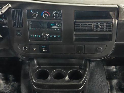 Used 2017 GMC Savana 2500 image 6