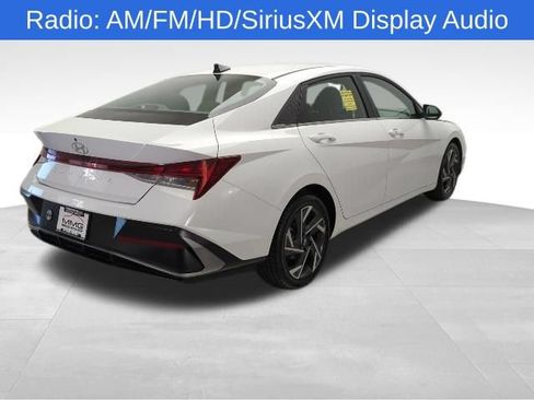 Used 2025 Hyundai Elantra SEL FWD image 7