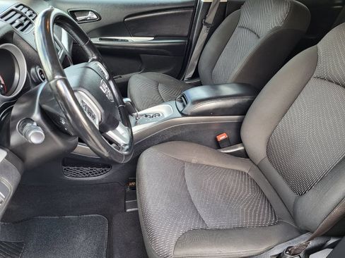 Used 2020 Dodge Journey SE w/ SE Popular Equipment Group FWD image 17
