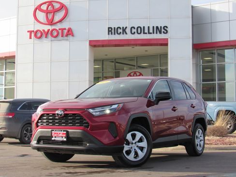 Used 2025 Toyota RAV4 LE AWD/4WD image 1