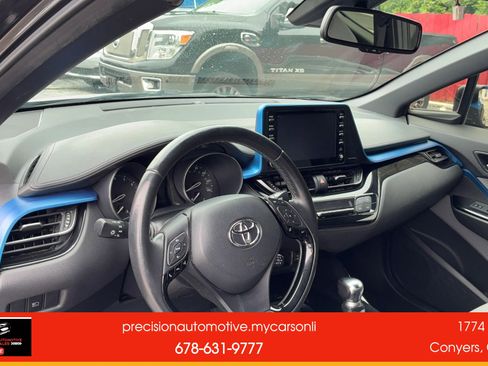 Used 2019 Toyota C-HR XLE FWD image 9