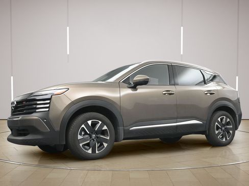 Certified 2025 Nissan Kicks SR FWD image 19