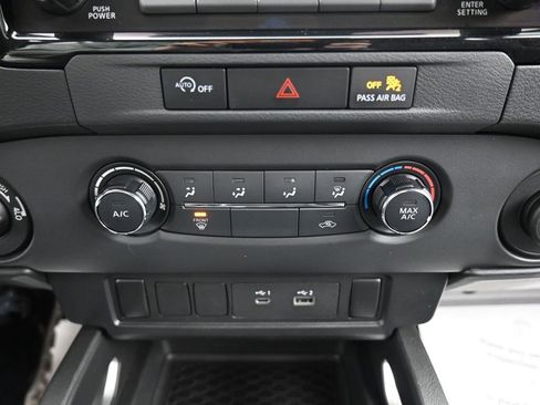 Used 2023 Nissan Frontier SV image 24