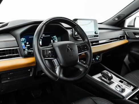 Used 2022 Mitsubishi Outlander SEL image 13