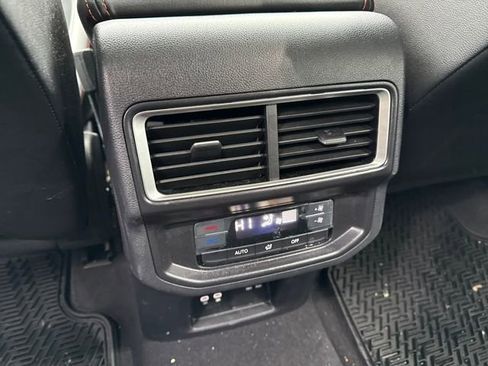 Used 2025 Volkswagen Atlas Peak Edition SE image 21