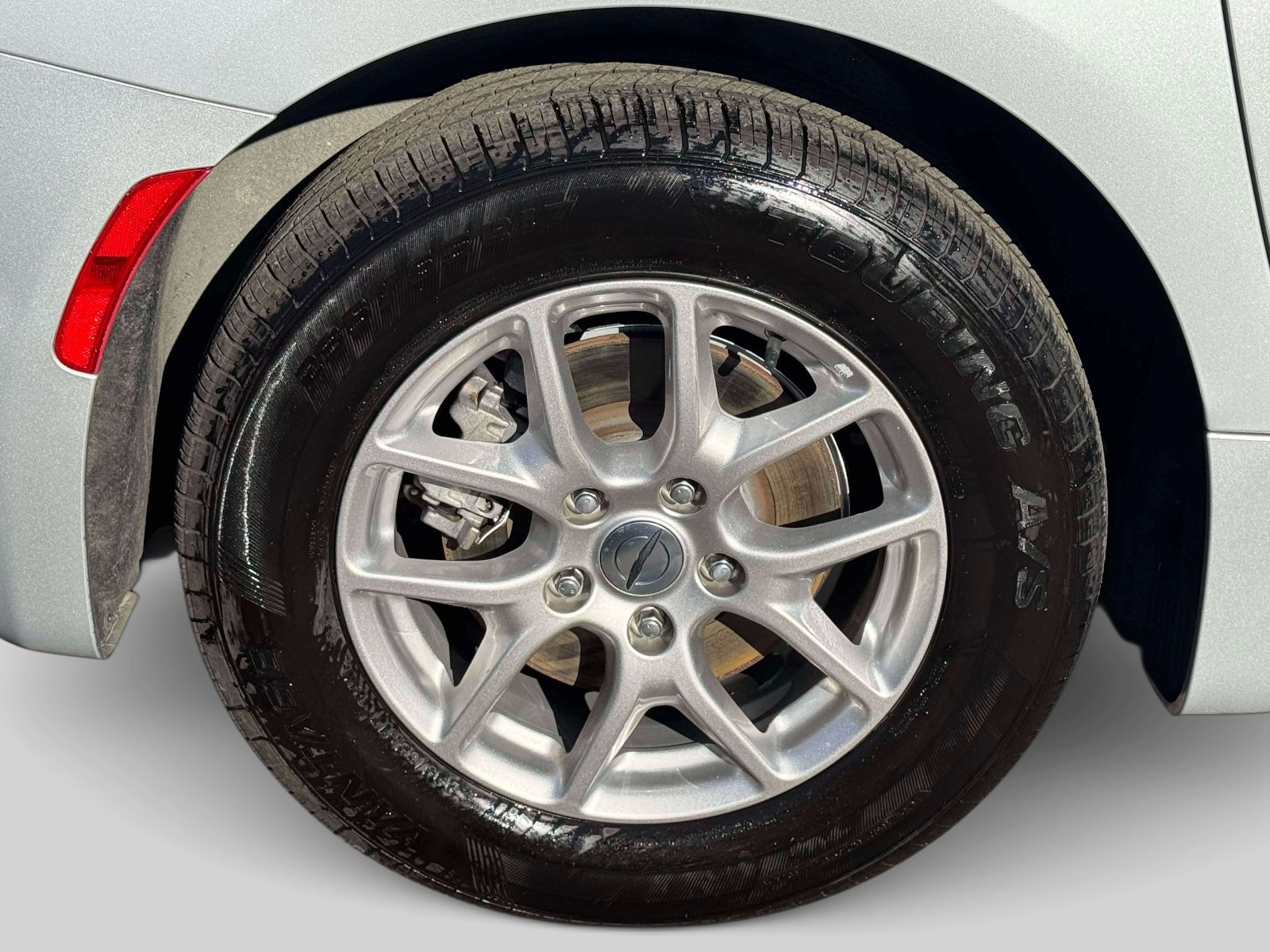 Certified 2024 Chrysler Pacifica Touring-L FWD image 9