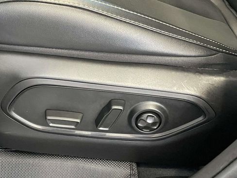 Used 2025 Jeep Grand Cherokee Altitude AWD/4WD image 10