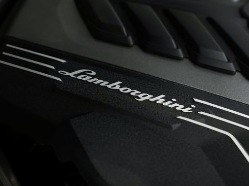 Used 2023 Lamborghini Urus Performante AWD/4WD image 41