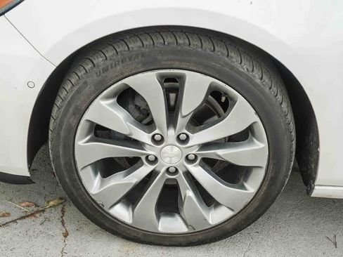 Used 2016 Chevrolet Malibu Premier w/ Driver Confidence Package II FWD image 10