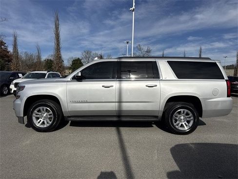 Used 2020 Chevrolet Suburban LT image 6