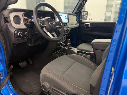 Certified 2025 Jeep Wrangler Sahara image 18