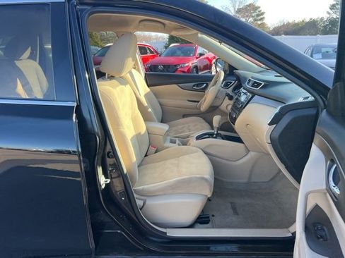 Used 2014 Nissan Rogue SV image 28