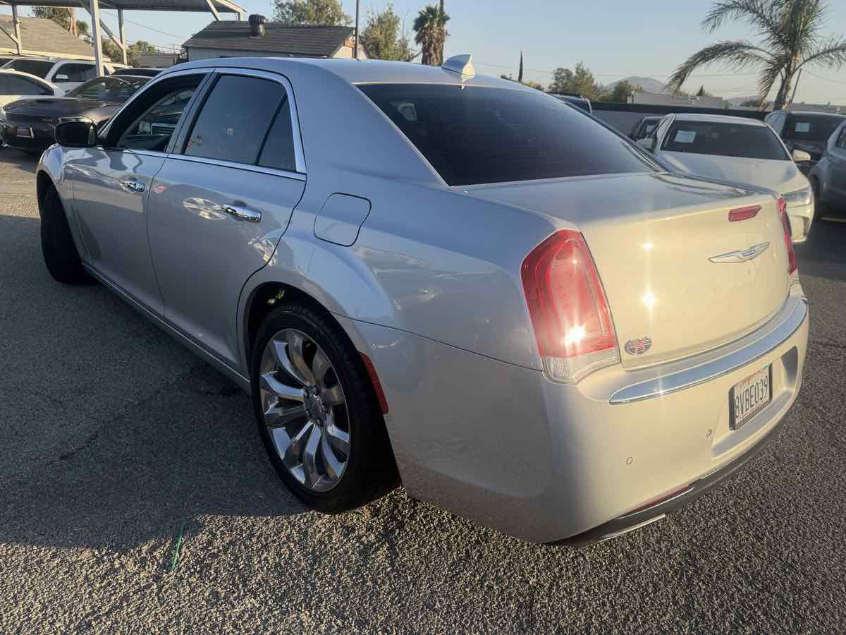 Used 2019 Chrysler 300 Limited w/ Safetytec Plus Group RWD image 3