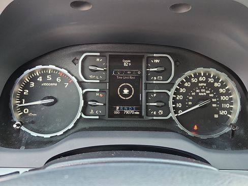 Used 2018 Toyota Tundra Platinum AWD/4WD image 22