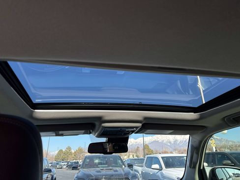 Used 2022 Toyota 4Runner Limited image 17