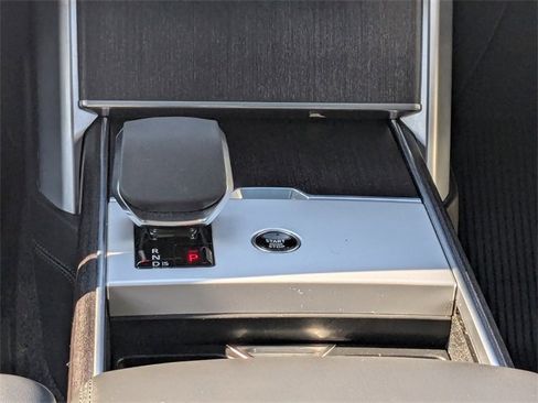 Used 2025 Land Rover Range Rover SE image 16