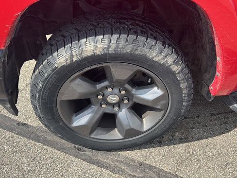 Used 2021 RAM 1500 Big Horn w/ Built-to-serve Edition image 9