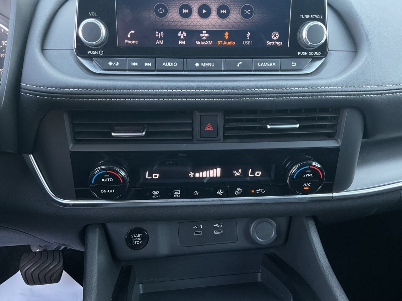 Used 2025 Nissan Rogue SV FWD image 26