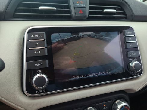 Used 2022 Nissan Versa SV image 20