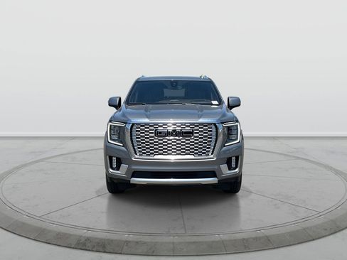 Used 2021 GMC Yukon XL Denali AWD/4WD image 3