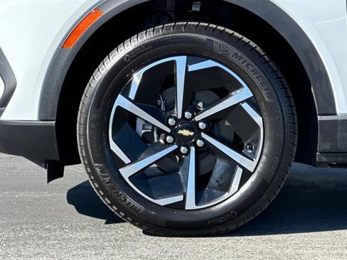 New 2026 Chevrolet Equinox EV LT image 30