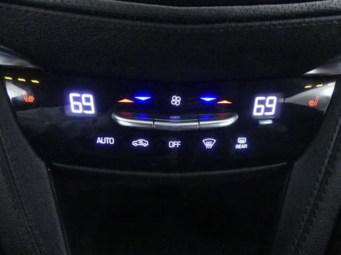 Used 2024 Cadillac XT6 Luxury w/ LPO, Floor Liner Package AWD/4WD image 14