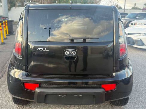 Used 2011 Kia Soul + w/ Audio Pkg FWD image 5