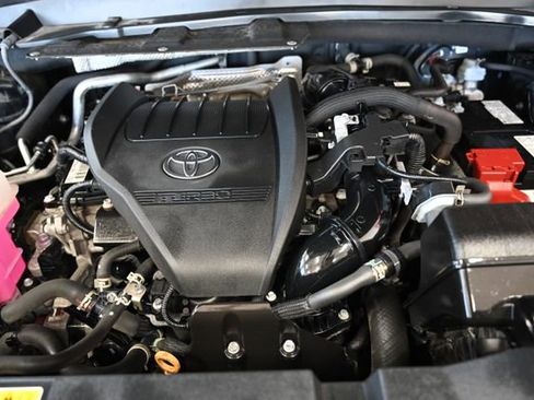 Used 2024 Toyota Grand Highlander AWD image 32