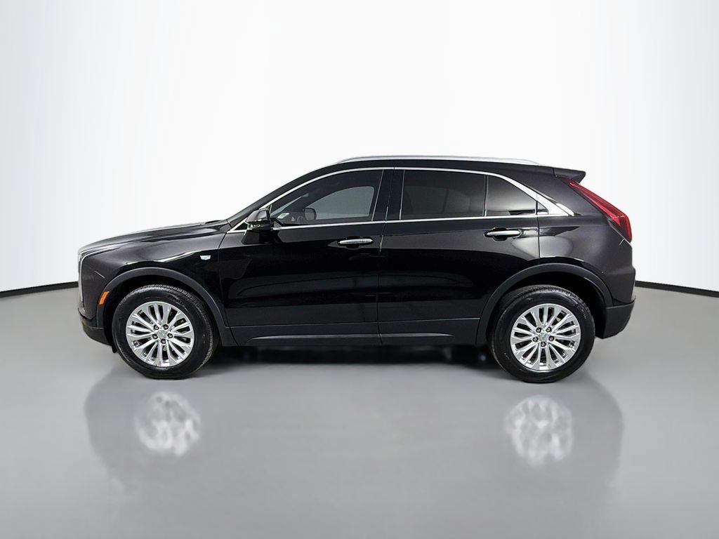 Certified 2024 Cadillac XT4 Luxury w/ Cold Weather Package FWD image 9