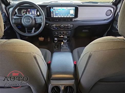 Used 2024 Jeep Wrangler Unlimited w/ Convenience Group image 12