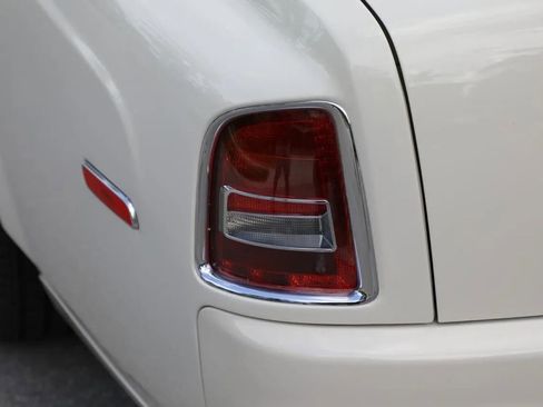 Used 2011 Rolls-Royce Phantom Sedan RWD image 56